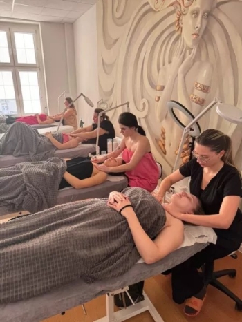 667b02d1-f3cd-45ad-91c6-6dd40953b9a2-1