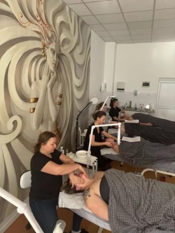 a3b69baa-51b7-4051-af2a-7d3ae2597d8c-1